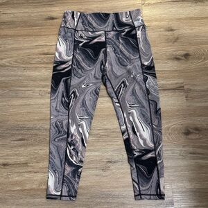 Victoria's Secret Marble Pattern Leggings in Black and Gray